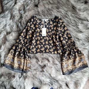 🌺 NWT! Boho Paisley Rose + Olive Top 🌺